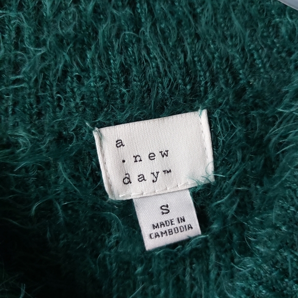 A New Day - Emerald Green Fuzzy Soft Sweater Mockneck - Picture 2 of 5